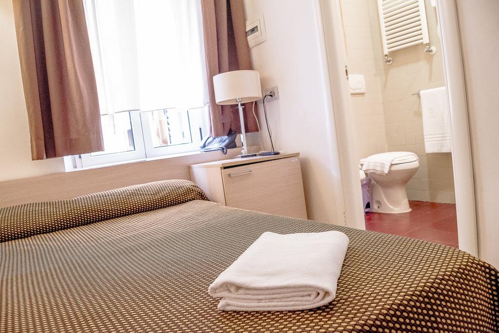 บุ้คกิ้ง เฮาส์ Bed & Breakfast โรม ภายนอก รูปภาพ
