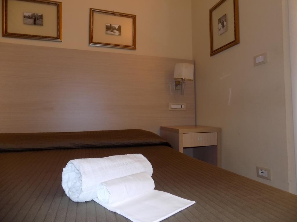 บุ้คกิ้ง เฮาส์ Bed & Breakfast โรม ภายนอก รูปภาพ
