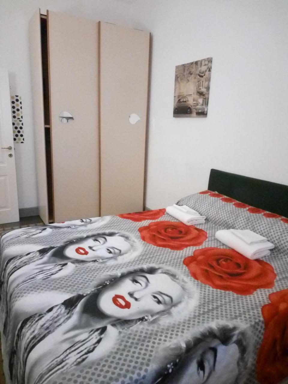 บุ้คกิ้ง เฮาส์ Bed & Breakfast โรม ภายนอก รูปภาพ