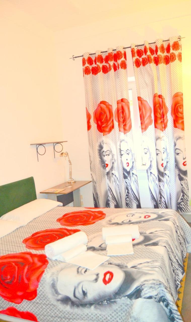 บุ้คกิ้ง เฮาส์ Bed & Breakfast โรม ภายนอก รูปภาพ