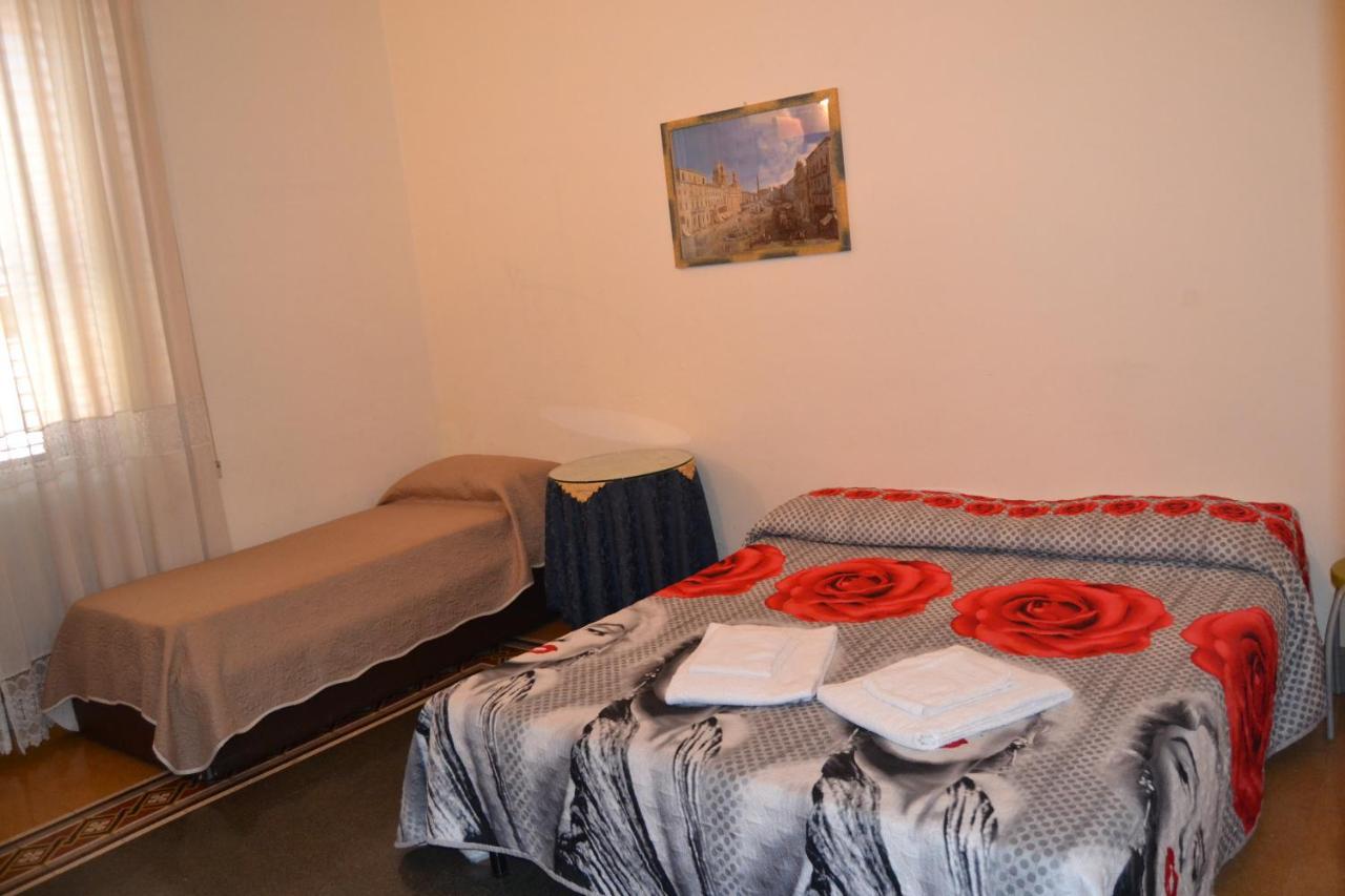 บุ้คกิ้ง เฮาส์ Bed & Breakfast โรม ภายนอก รูปภาพ