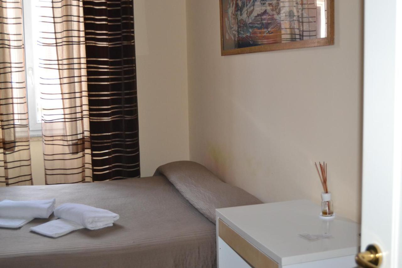 บุ้คกิ้ง เฮาส์ Bed & Breakfast โรม ภายนอก รูปภาพ